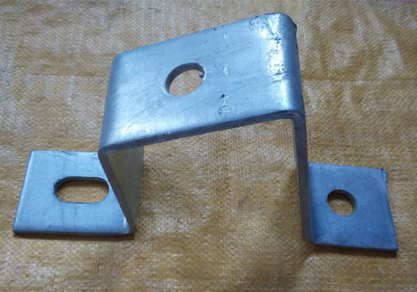 Insulator bracket